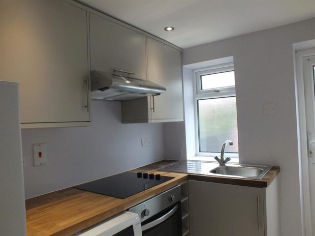  Image of 1 bedroom Detached house to rent in Laburnum Road Hayes UB3 at Hayes  Hayes, UB3 4JZ